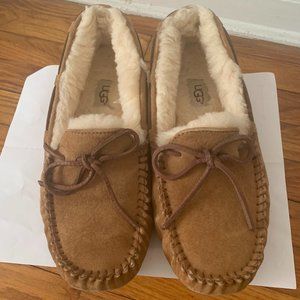 UGG Chestnut/Tan Suede Sheepskin Moccasin Slippers